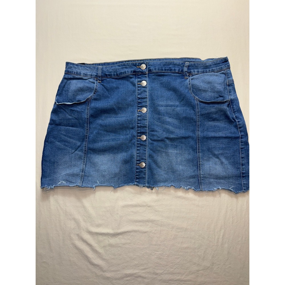 Almost Famous Denim Mini Skirt Womens Plus Size 24‎ Blue Button Front Raw Hem